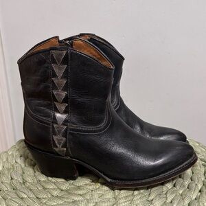 Lucchese Black Distressed Leather Silver Triangle Western Boho Ankle Booties